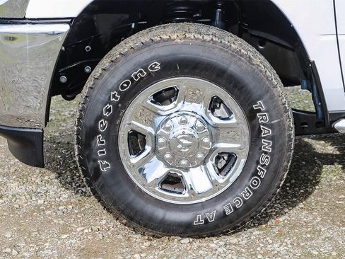 Used 2023 RAM 2500 Tradesman w/ Chrome Appearance Group image 9