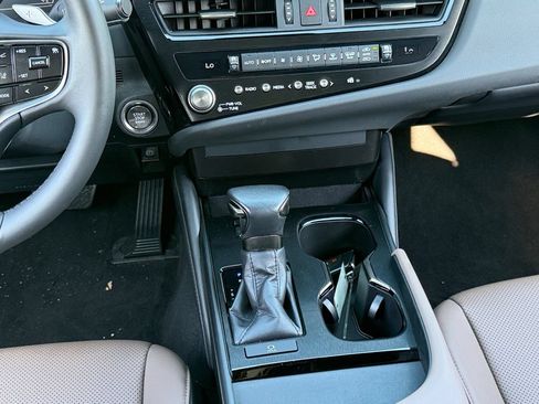 Used 2023 Lexus ES 350 w/ Accessory Package (Z2) FWD image 14