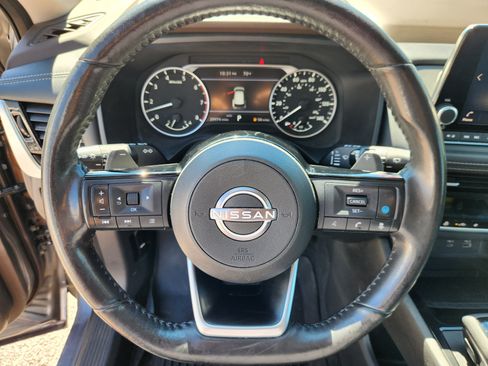 Certified 2022 Nissan Rogue SV w/ SV Premium Package AWD/4WD image 9
