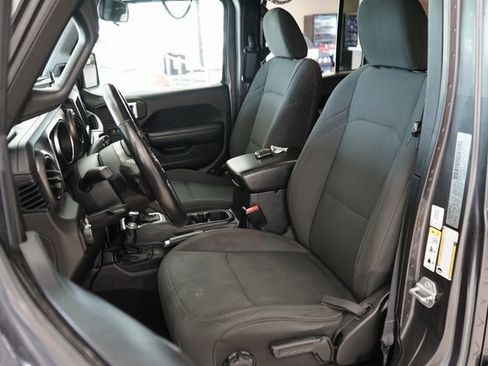 Used 2019 Jeep Wrangler Unlimited Sport S image 2