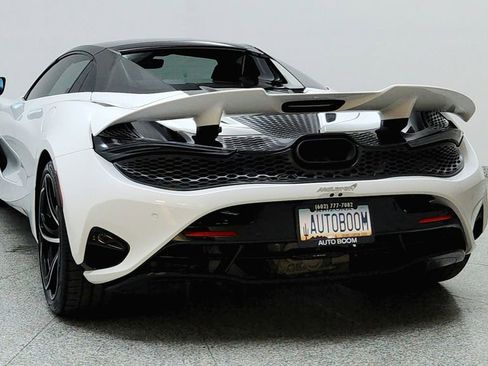 Used 2024 McLaren 750S Spider image 4