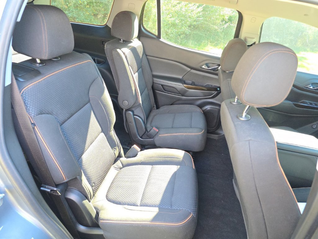 Used 2022 GMC Acadia AT4 w/ Trailering Package AWD/4WD image 16