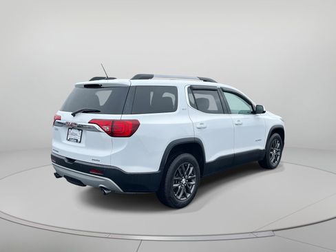 Used 2019 GMC Acadia SLT image 3