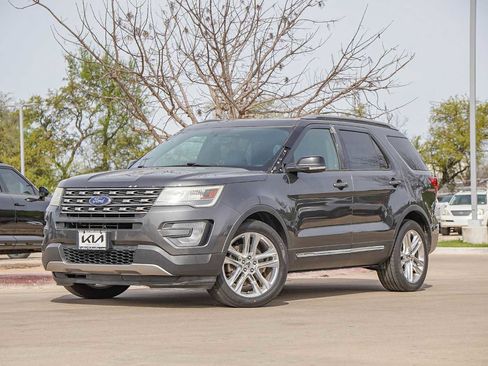 Used 2017 Ford Explorer XLT w/ Equipment Group 202A FWD image 1