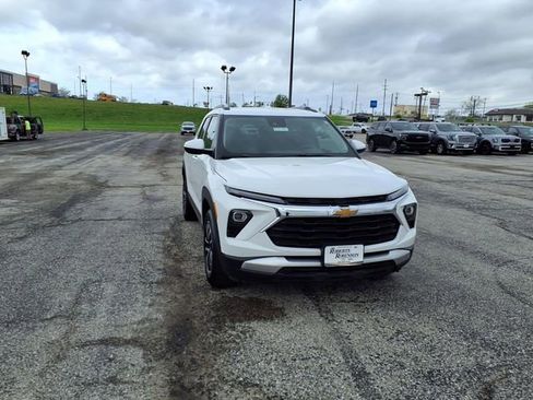 Used 2025 Chevrolet TrailBlazer LT AWD/4WD image 5