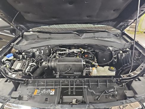Used 2021 Ford Explorer XLT w/ Equipment Group 202A AWD/4WD image 30