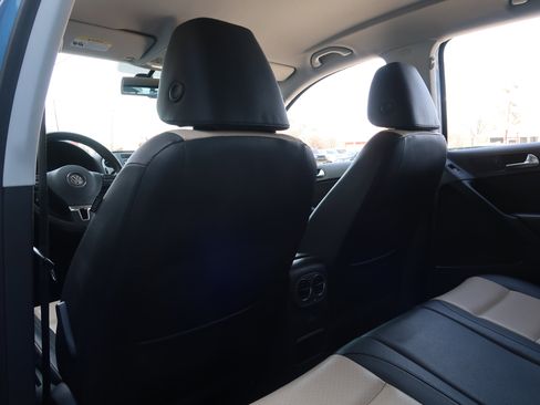 Used 2017 Volkswagen Tiguan S image 28