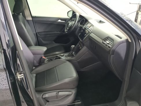 Used 2020 Volkswagen Tiguan SE image 20