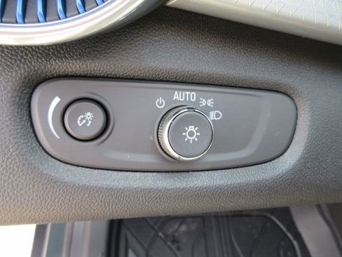 New 2026 Chevrolet Trax LT image 22