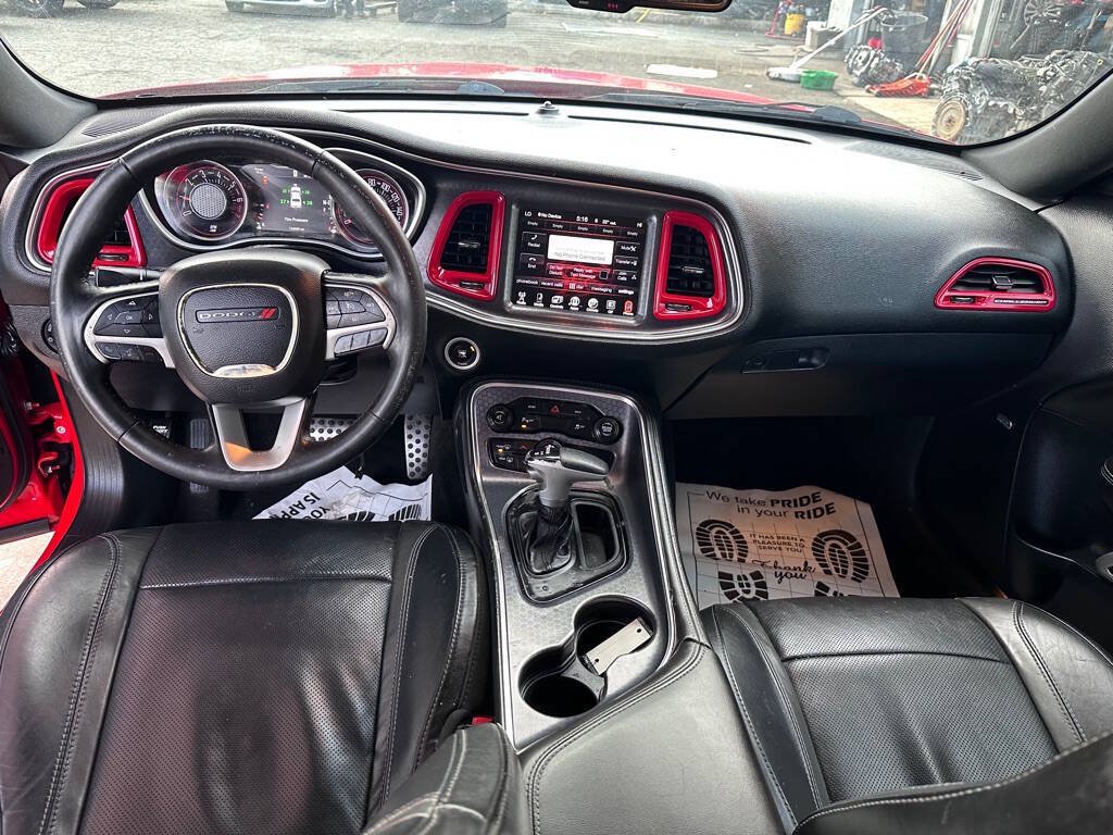 Used 2015 Dodge Challenger SXT Plus RWD image 9