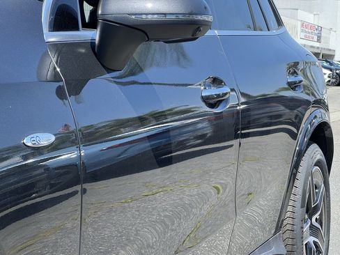 New 2025 Mercedes-Benz GLC 350e 4MATIC image 9