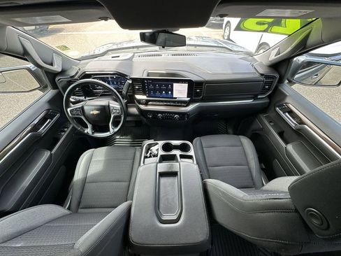 Used 2023 Chevrolet Silverado 1500 LT AWD/4WD image 18