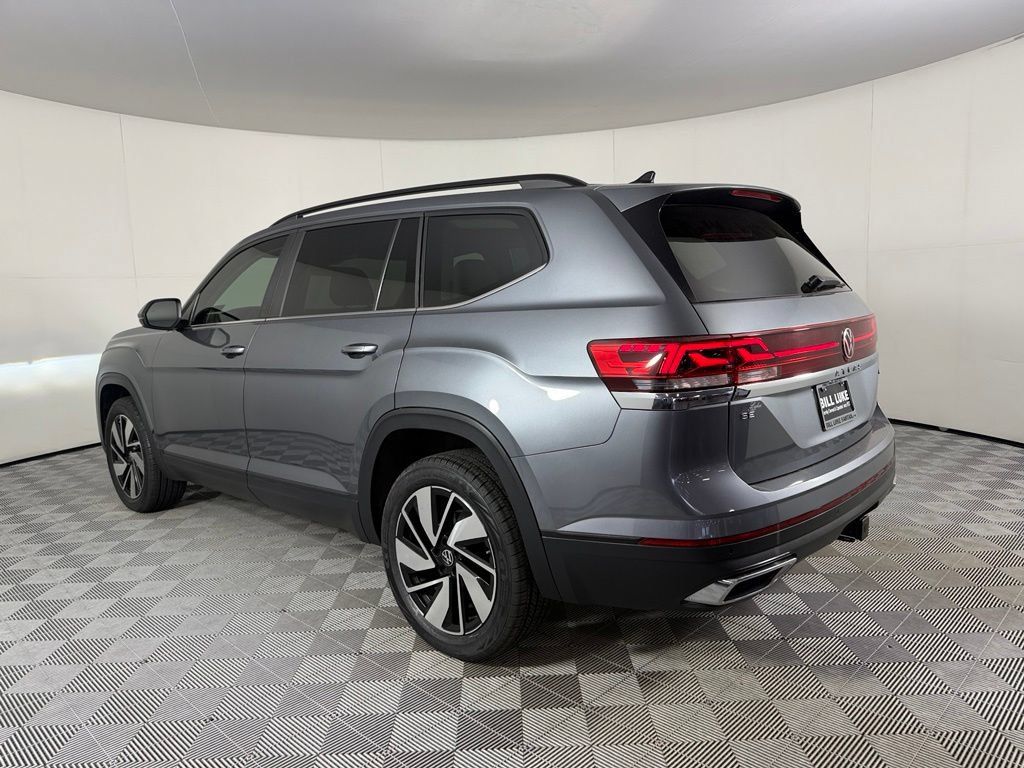 Used 2024 Volkswagen Atlas SE AWD/4WD image 9