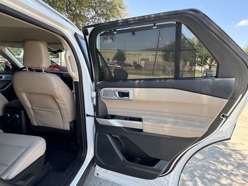 Used 2024 Ford Explorer Limited image 31