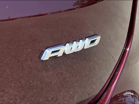 Used 2021 Ford Edge Titanium AWD/4WD image 10