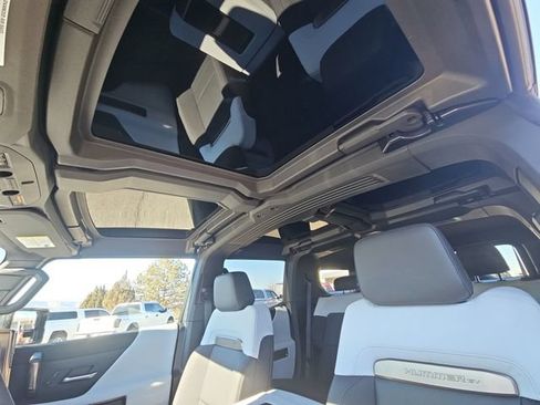 New 2024 GMC Hummer EV 2X AWD/4WD image 24