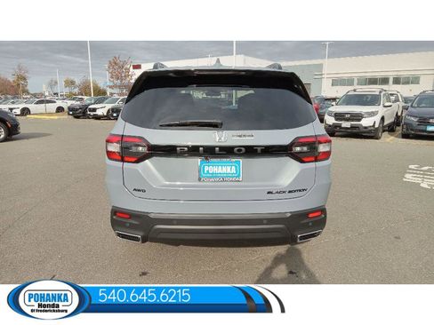 New 2025 Honda Pilot Black Edition image 8