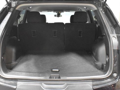 Used 2025 Chevrolet Blazer LT AWD/4WD image 25