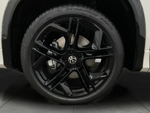 New 2026 Volkswagen Tiguan SE R-Line image 12