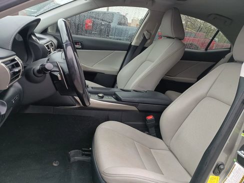 Used 2016 Lexus IS 200t w/ Premium Package RWD image 9