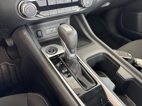 Used 2025 Nissan Sentra SV FWD image 41