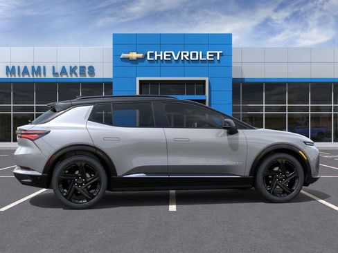 New 2026 Chevrolet Equinox EV RS image 5