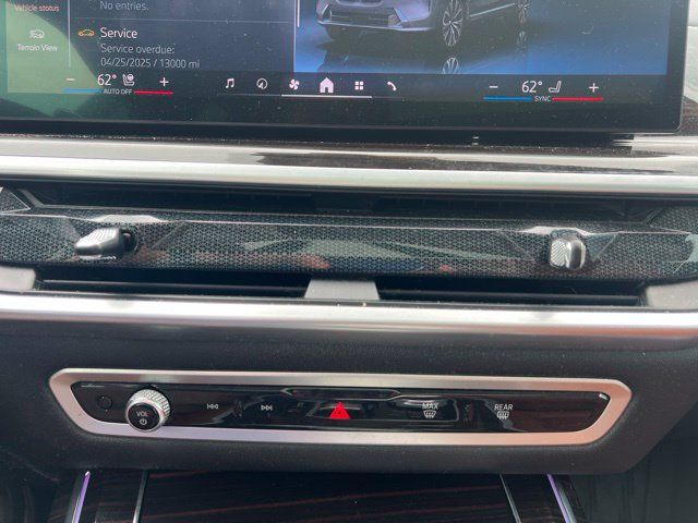 Used 2024 BMW X7 xDrive40i w/ Premium Package AWD/4WD image 31