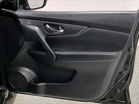 Used 2020 Nissan Rogue SL image 30