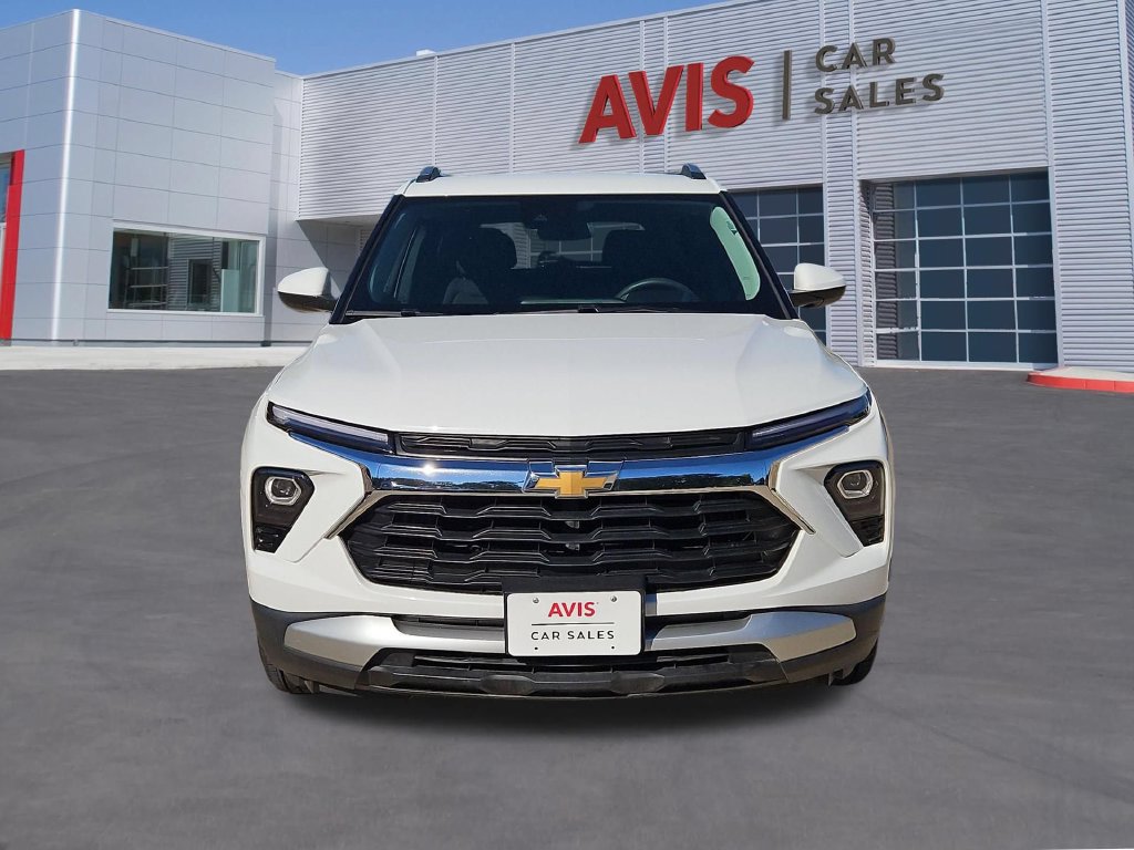 Used 2025 Chevrolet TrailBlazer LT AWD/4WD image 2