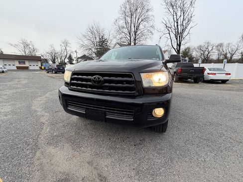 Used 2013 Toyota Sequoia SR5 w/ Premium Pkg image 2