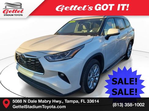 Used 2023 Toyota Highlander L image 1