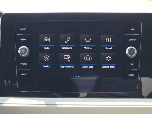 New 2025 Volkswagen Taos SE image 21