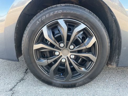 Used 2015 Toyota Corolla S image 14