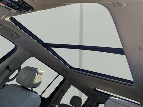 Used 2022 Jeep Grand Wagoneer Series I w/ Flexible Seating Group image 23