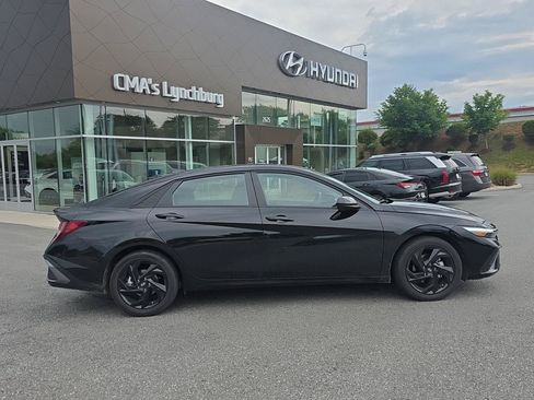 Used 2026 Hyundai Elantra Sport FWD image 1