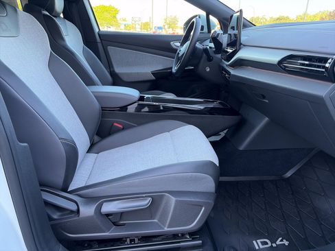 Certified 2023 Volkswagen ID.4 Pro AWD/4WD image 31