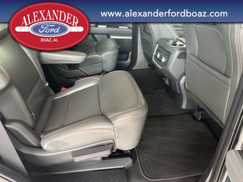Used 2025 Ford Expedition Active AWD/4WD image 19
