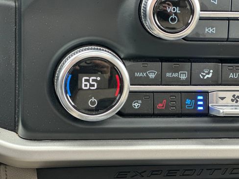 Used 2023 Ford Expedition Max Limited image 29