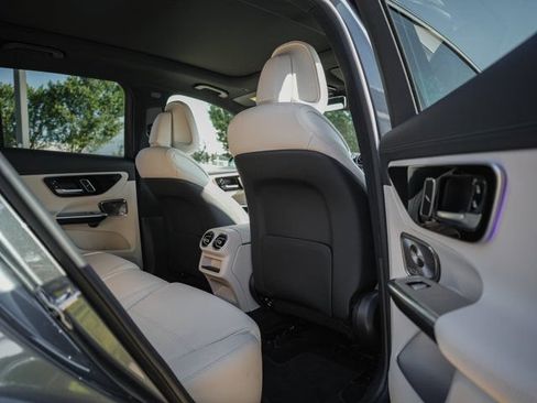 Certified 2023 Mercedes-Benz GLC 300 4MATIC image 32