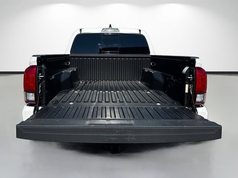 Used 2022 Toyota Tacoma SR5 image 12