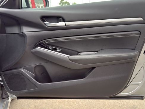 Used 2023 Nissan Altima 2.5 SL FWD image 35