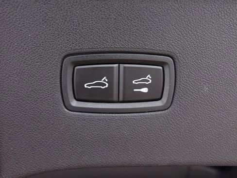 Used 2024 Porsche Cayenne AWD/4WD image 31