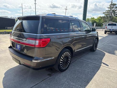 Used 2020 Lincoln Navigator Black Label w/ Cargo Convenience Package AWD/4WD image 8