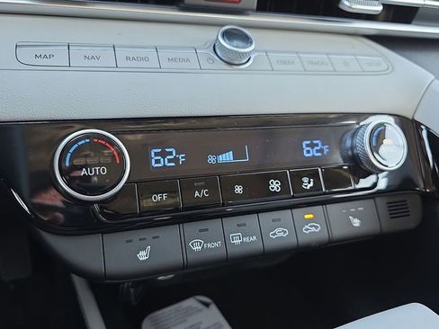 New 2026 Hyundai Elantra Limited FWD image 33