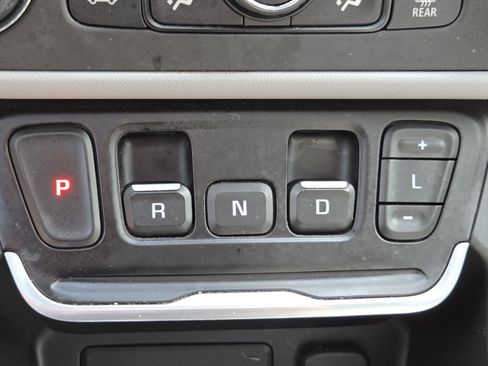 Used 2020 GMC Terrain SLE w/ Driver Convenience Package FWD image 36