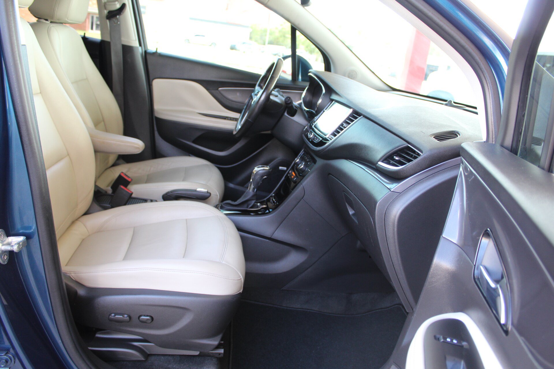 Used 2019 Buick Encore Essence w/ Safety Package II AWD/4WD image 14