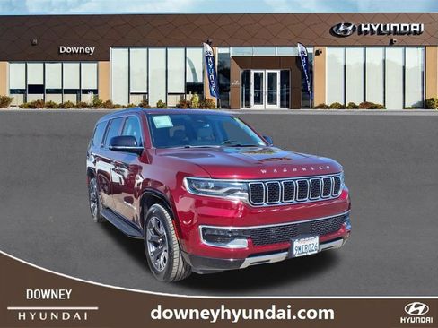 Used 2024 Jeep Wagoneer Series III AWD/4WD image 3