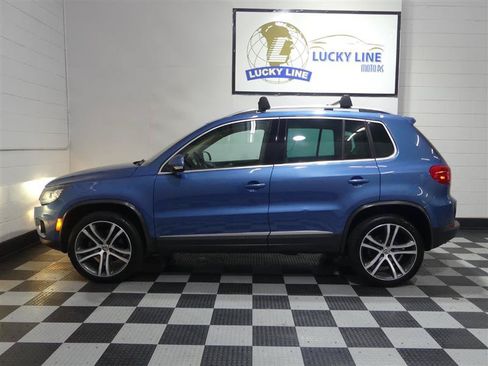 Used 2017 Volkswagen Tiguan SEL AWD/4WD image 7