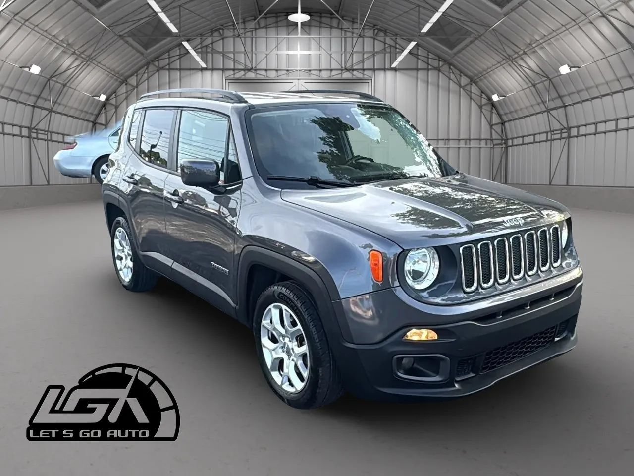 Used 2017 Jeep Renegade Latitude FWD image 1