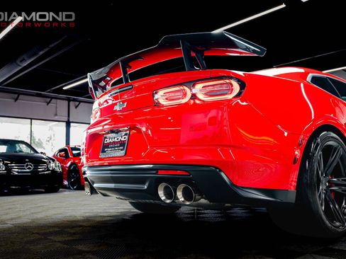Used 2021 Chevrolet Camaro ZL1 RWD image 23